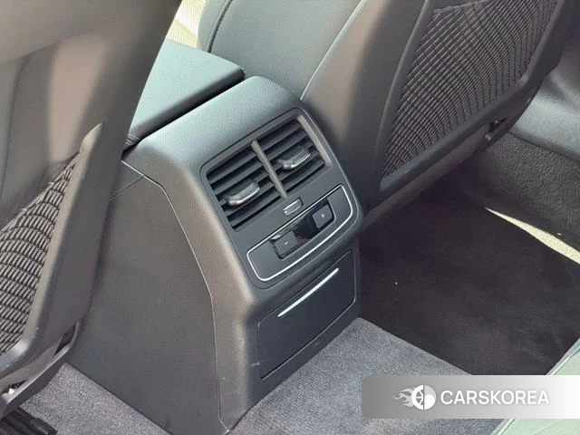 Audi A4L id 4313580 из Китая 8