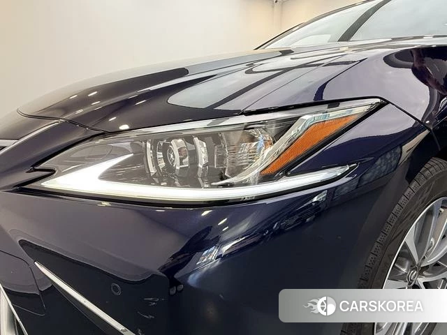 Lexus ES id 4300019 из Китая 17
