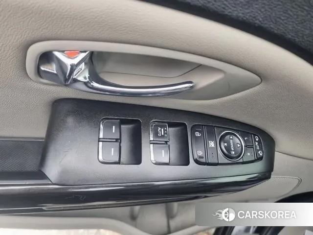 Kia The New Carnival id 3695755 из Кореи 17