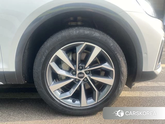 Audi Q5L id 4213328 из Китая 14