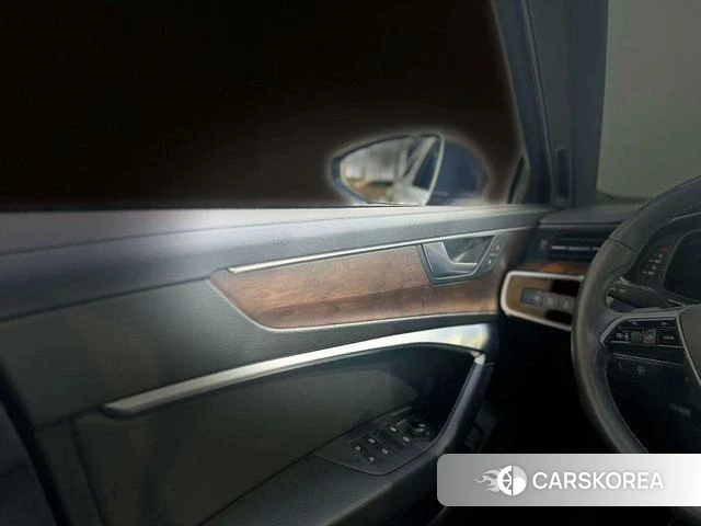 Audi A6L id 4341600 из Китая 14