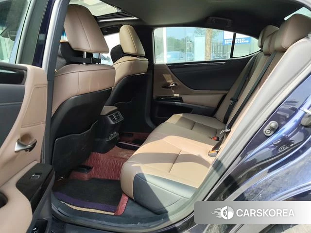 Lexus ES id 4348966 из Китая 7