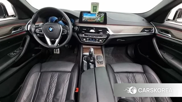 BMW 5 Series (G30) id 3045624 из Кореи 17