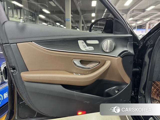 Mercedes-Benz E-class id 4257129 из Китая 9