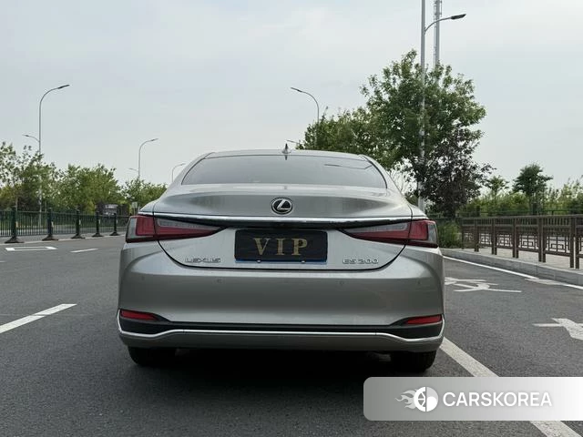 Lexus ES id 4219859 из Китая 7