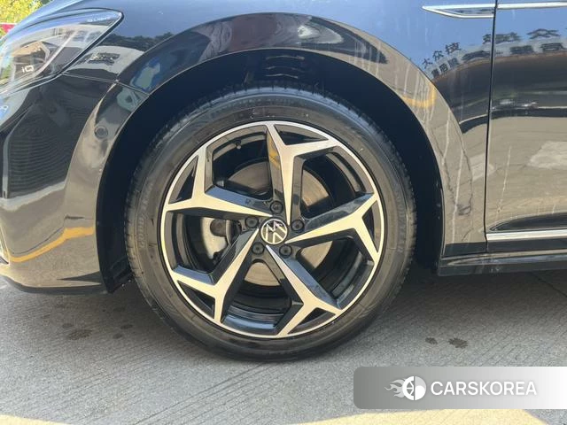 Volkswagen Passat id 4273913 из Китая 7