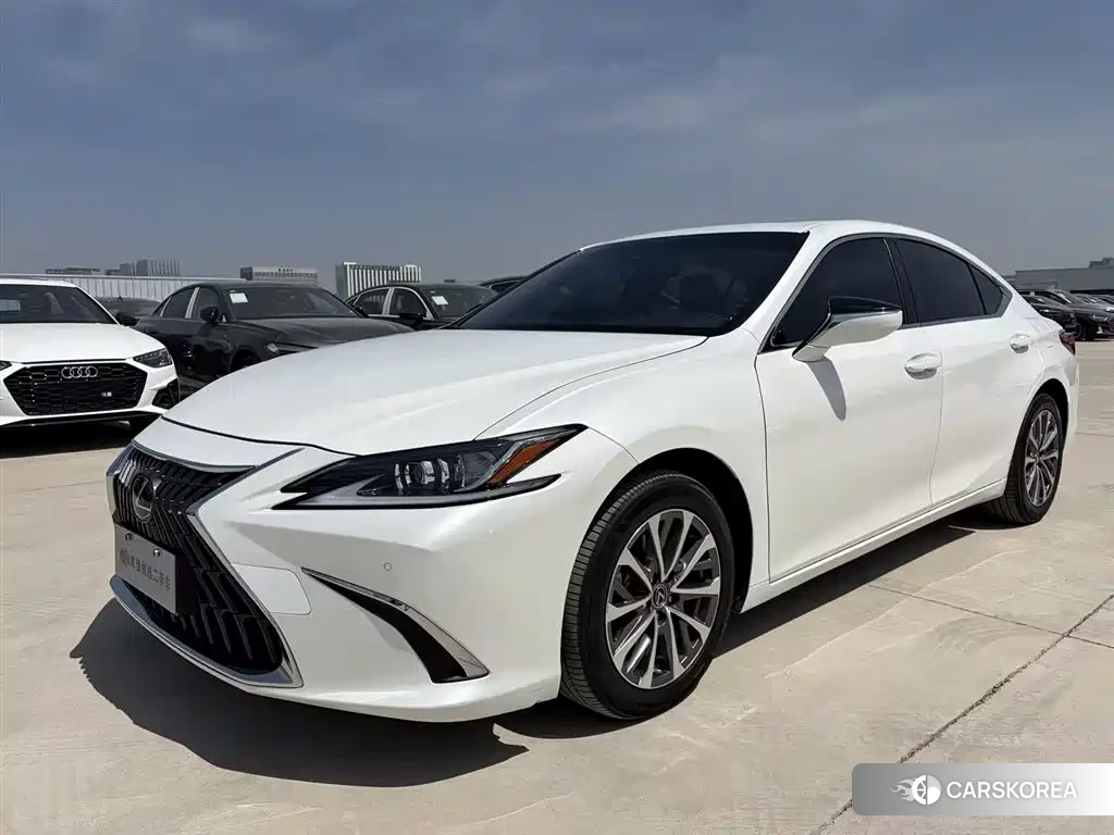 Lexus ES id 4669420 из Китая 17
