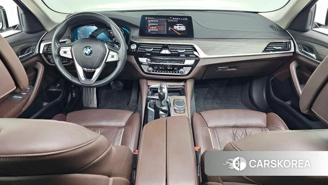 BMW 5 Series (G30) id 4476863 из Кореи 30