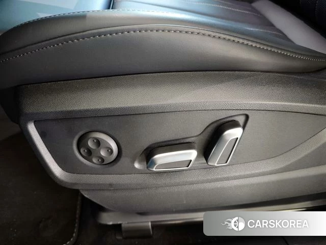 Audi Q5L id 4307687 из Китая 24