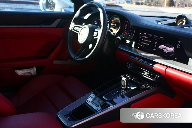Porsche 911(992) id 4315225 из Кореи 17