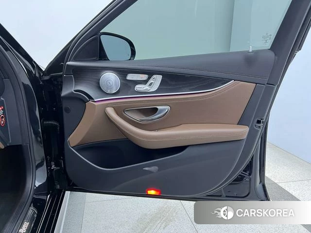 Mercedes-Benz E-class id 4236370 из Китая 32