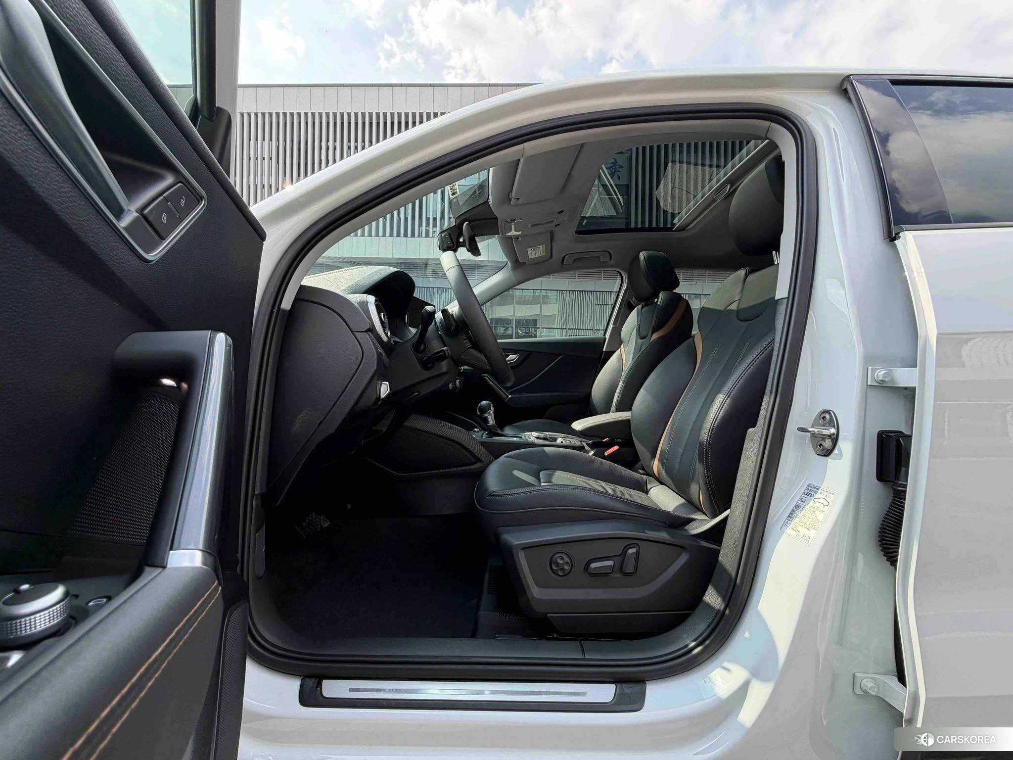 Audi Q2L id 4510368 из Китая 16
