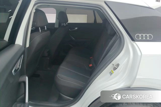 Audi Q2L id 3804887 из Китая 14