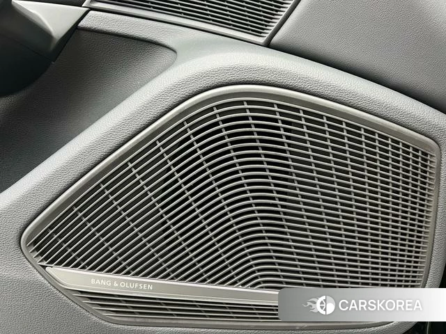 Audi A4L id 4259465 из Китая 27
