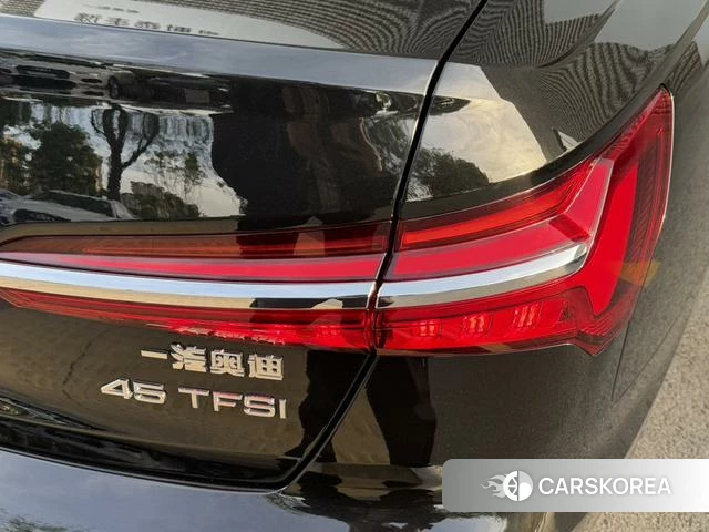 Audi A6L id 4207041 из Китая 17