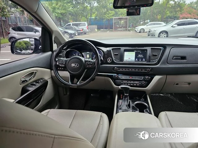 Kia The New Carnival id 4785606 из Кореи 17