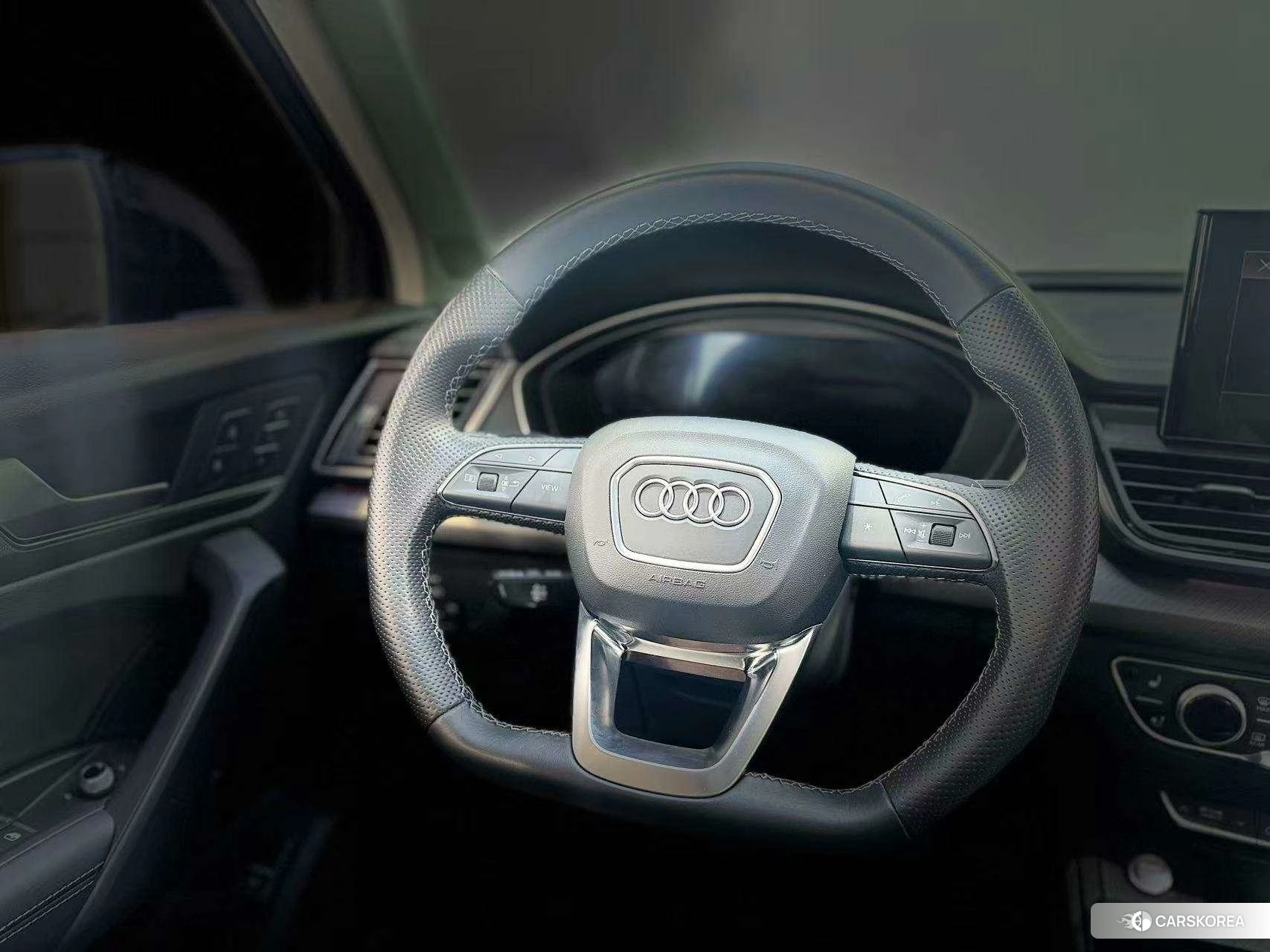 Audi Q5L id 4407536 из Китая 15