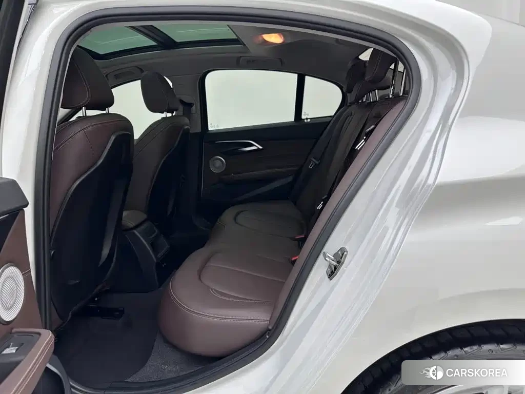 BMW 1 series id 4606839 из Китая 30