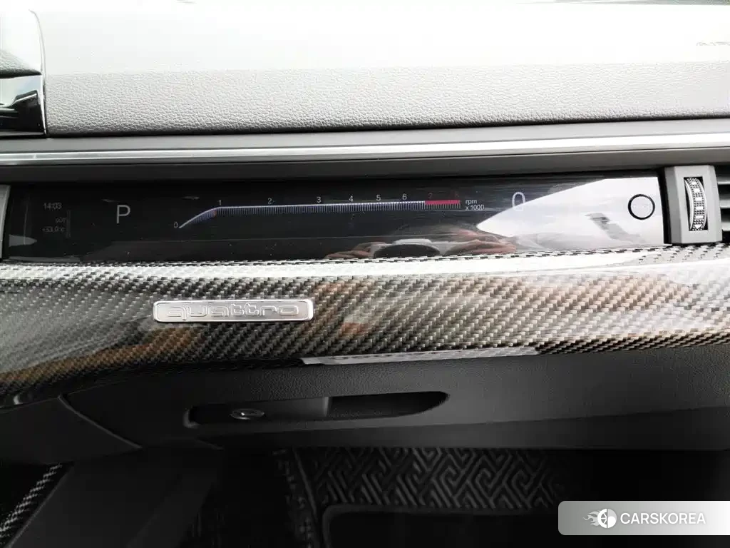 Audi A4L id 4548106 из Китая 18