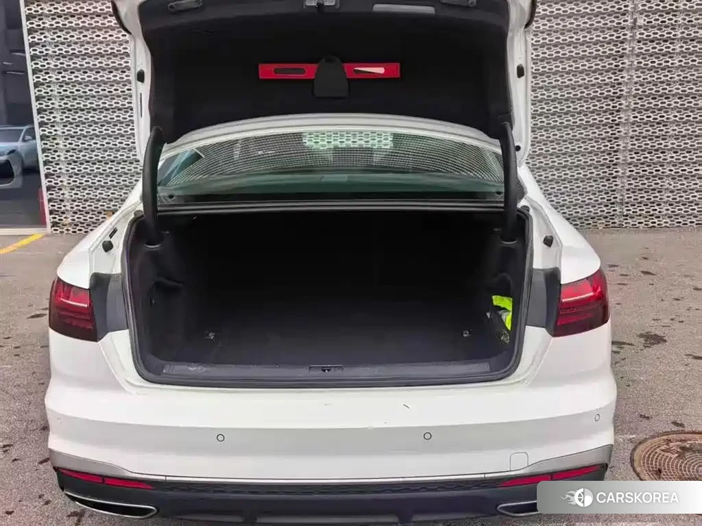 Audi A4L id 4548068 из Китая 7