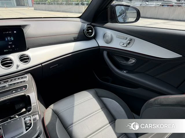 Mercedes-Benz E-class AMG id 4259964 из Китая 22