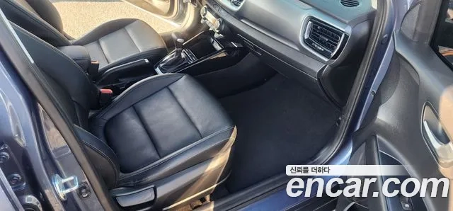 Kia Stonic id 2951537 из Кореи 17