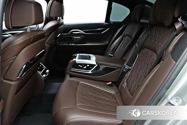 BMW 7 Series (G11) id 3801092 из Кореи 17