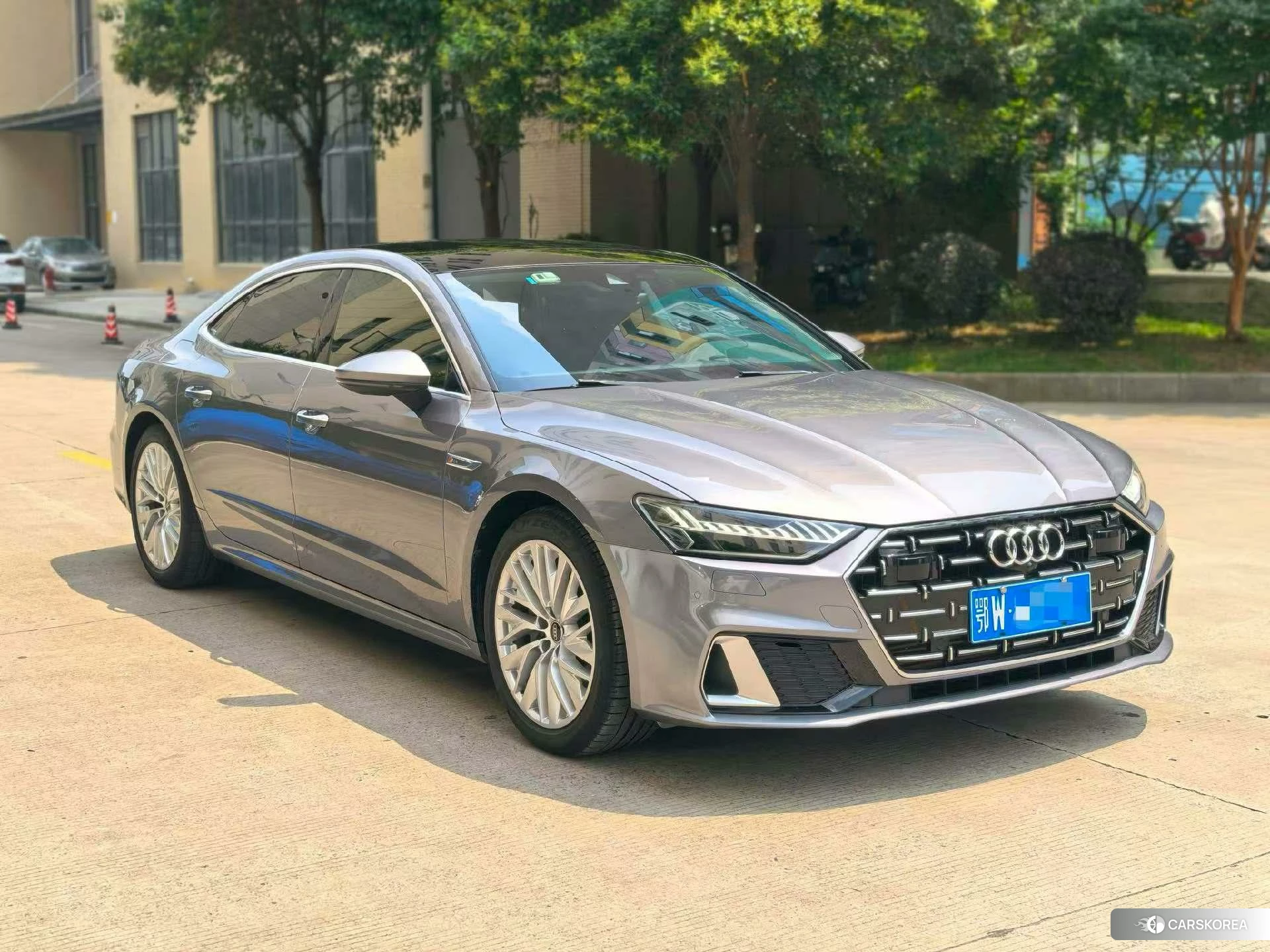 Audi A7L id 4461205 из Китая 7