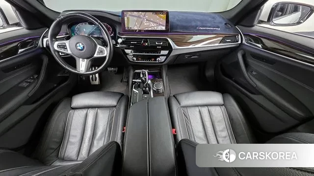 BMW 5 Series (G30) id 3735953 из Кореи 17