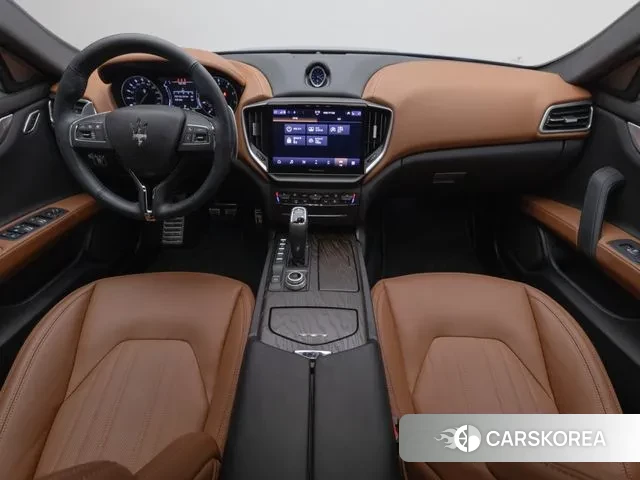 Maserati Ghibli id 2910111 из Кореи 17