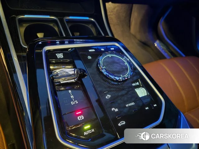 BMW 7 Series (G70) id 3920895 из Кореи 13