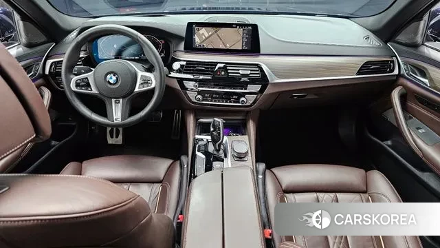 BMW 5 Series (G30) id 3672155 из Кореи 17