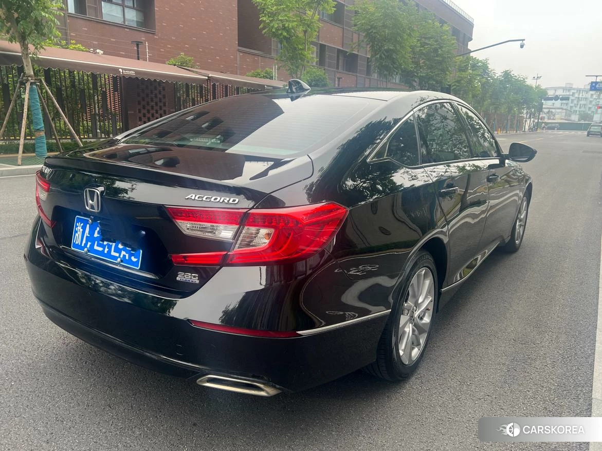 Honda Accord id 4420174 из Китая 9