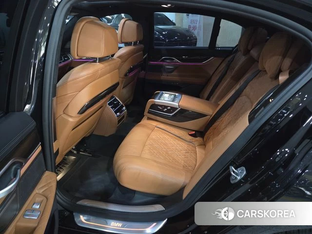 BMW 7 Series (G11) id 3799576 из Кореи 17