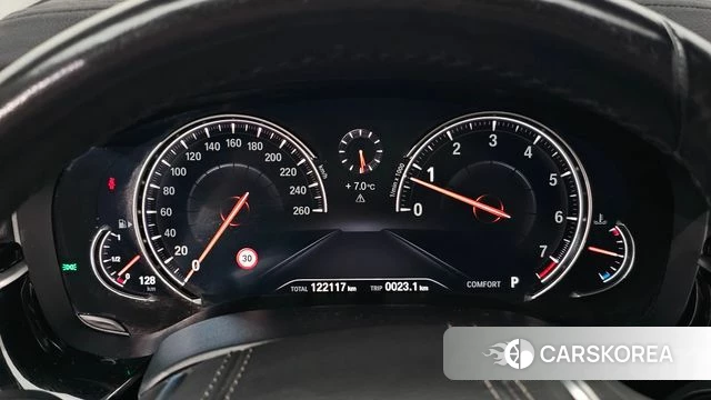 BMW 5 Series (G30) id 3808132 из Кореи 16