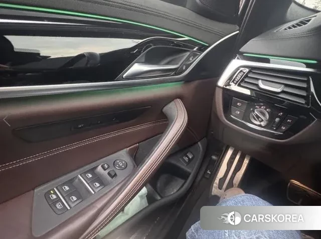 BMW 5 Series (G30) id 3728641 из Кореи 17