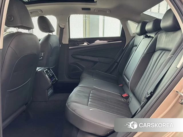 Volkswagen Passat id 4241989 из Китая 10