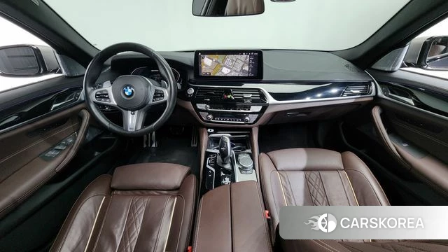 BMW 5 Series (G30) id 3839657 из Кореи 17