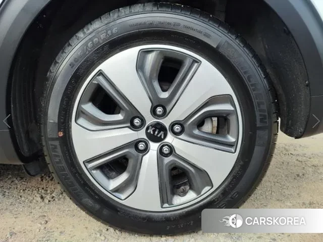 Kia The New Niro id 3012679 из Кореи 17