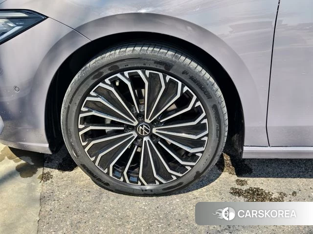 Volkswagen Passat id 4220040 из Китая 7