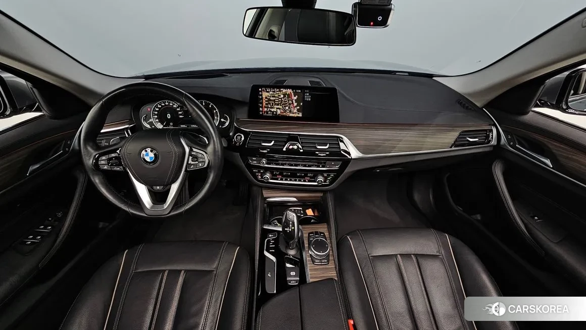 BMW 5 Series (G30) id 2148012 из Кореи 17