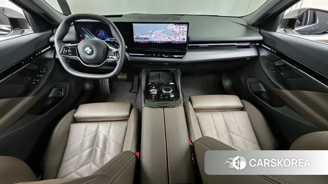 BMW 5 Series (G60) id 3560489 из Кореи 17