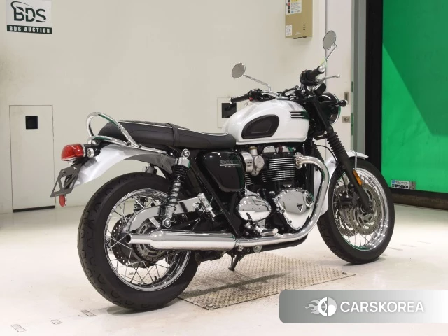 Triumph BONNEVILLE T120 2020 из Японии, фото 2