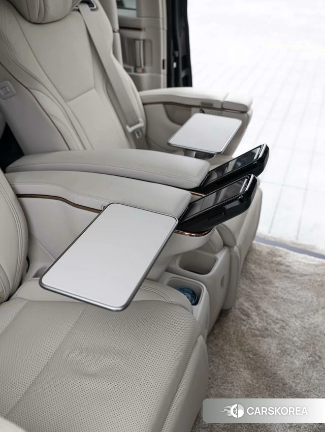 Lexus LM id 4300044 из Китая 24