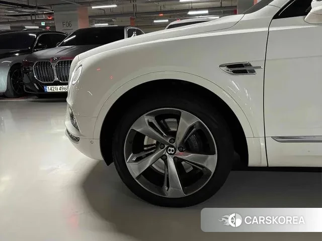 Bentley Bentayga id 3598885 из Кореи 13