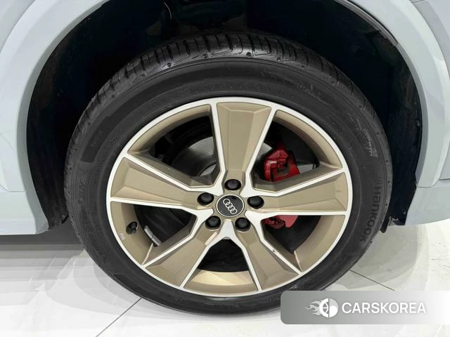 Audi Q2L id 4365887 из Китая 18