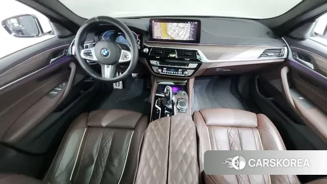 BMW 5 Series (G30) id 3395919 из Кореи 17