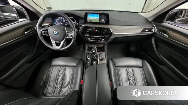 BMW 5 Series (G30) id 3413262 из Кореи 17