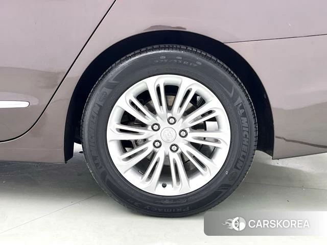 Buick Lacrosse id 4227893 из Китая 17