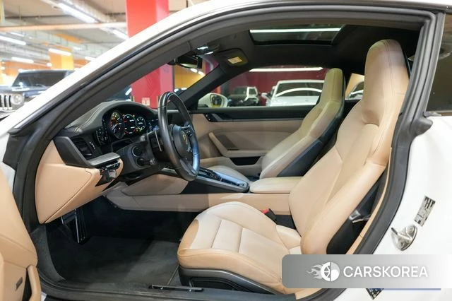 Porsche 911(992) id 4317570 из Кореи 17